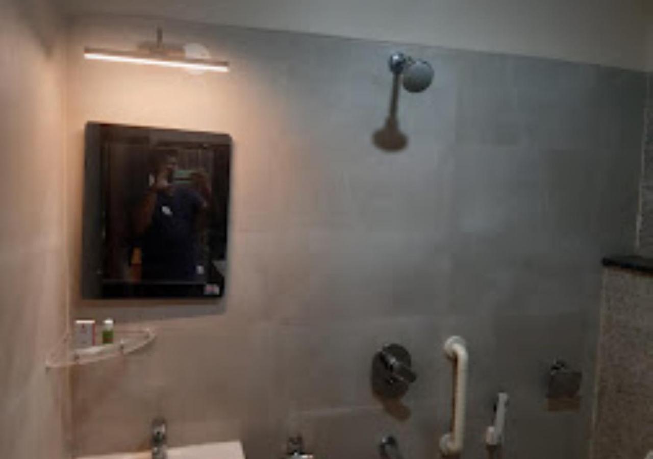 Hotel Venus Inn Bhubaneshwar Bhuvanesvar Kültér fotó